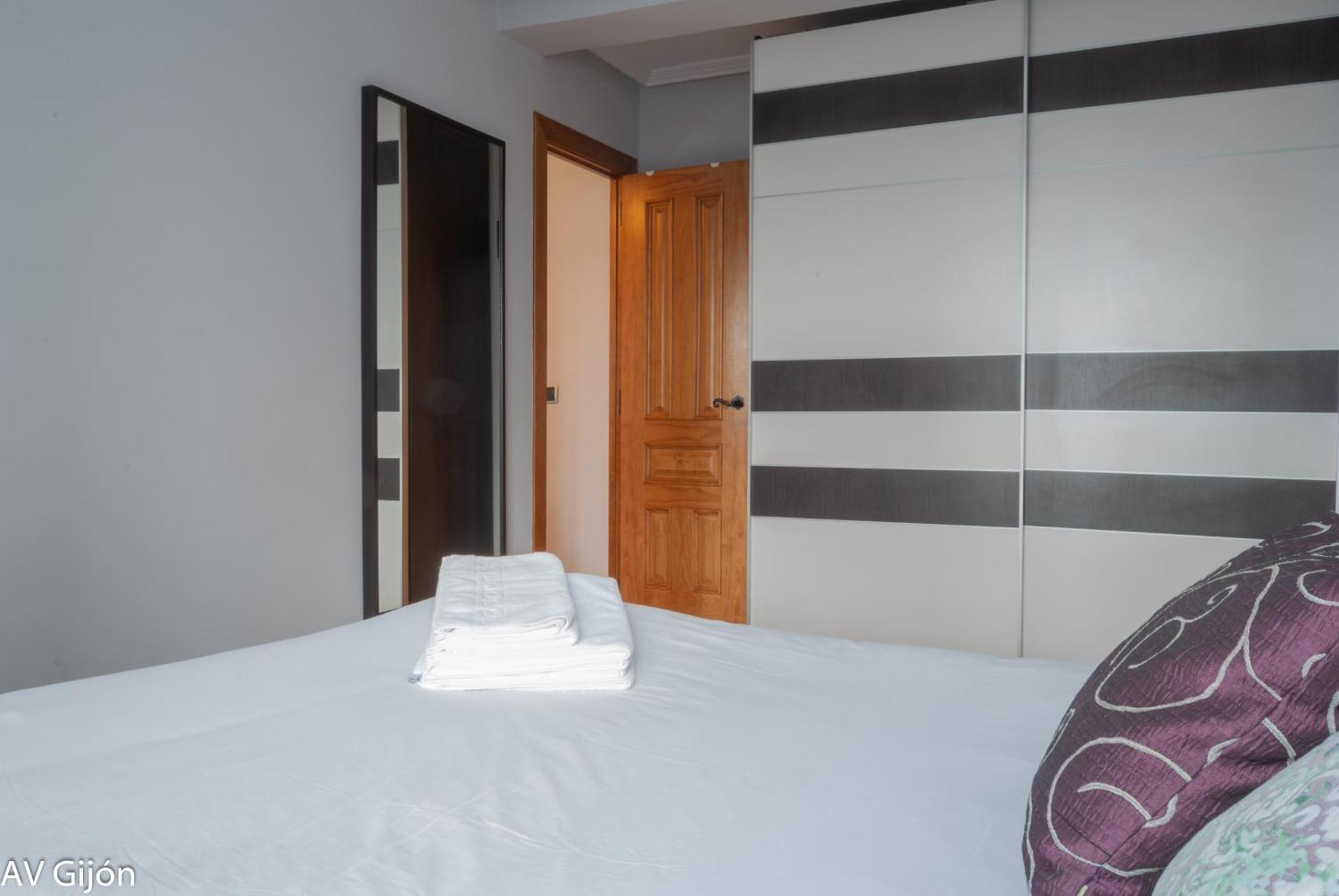 Av Premio Real 16 Apartment Gijon Luaran gambar