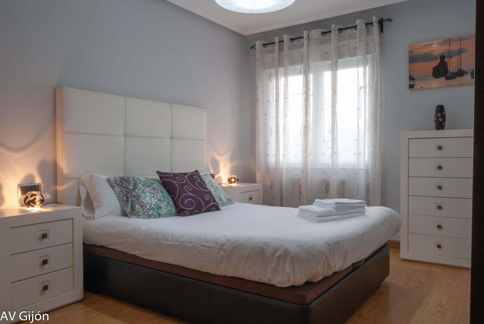 Av Premio Real 16 Apartment Gijon Luaran gambar