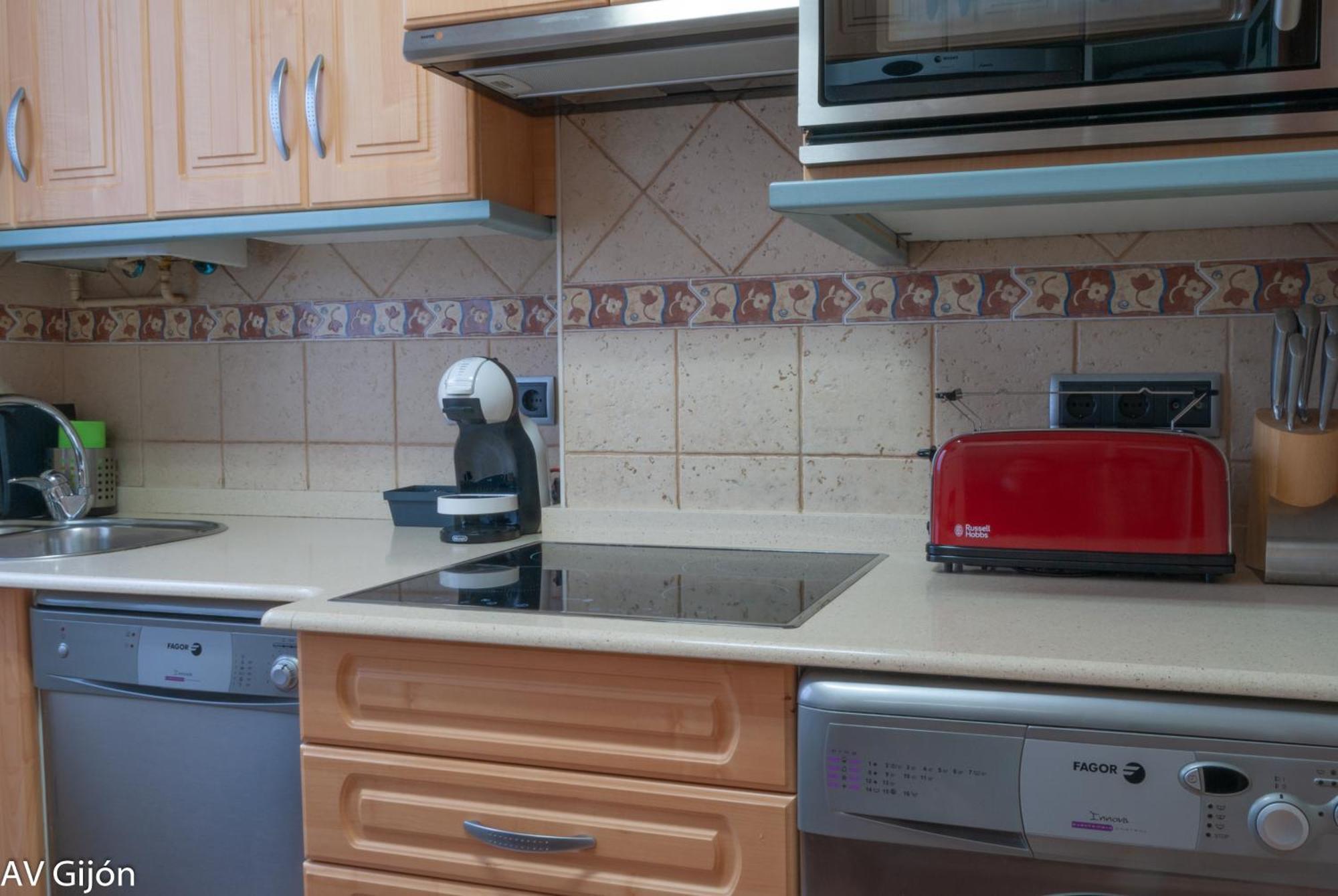 Av Premio Real 16 Apartment Gijon Luaran gambar