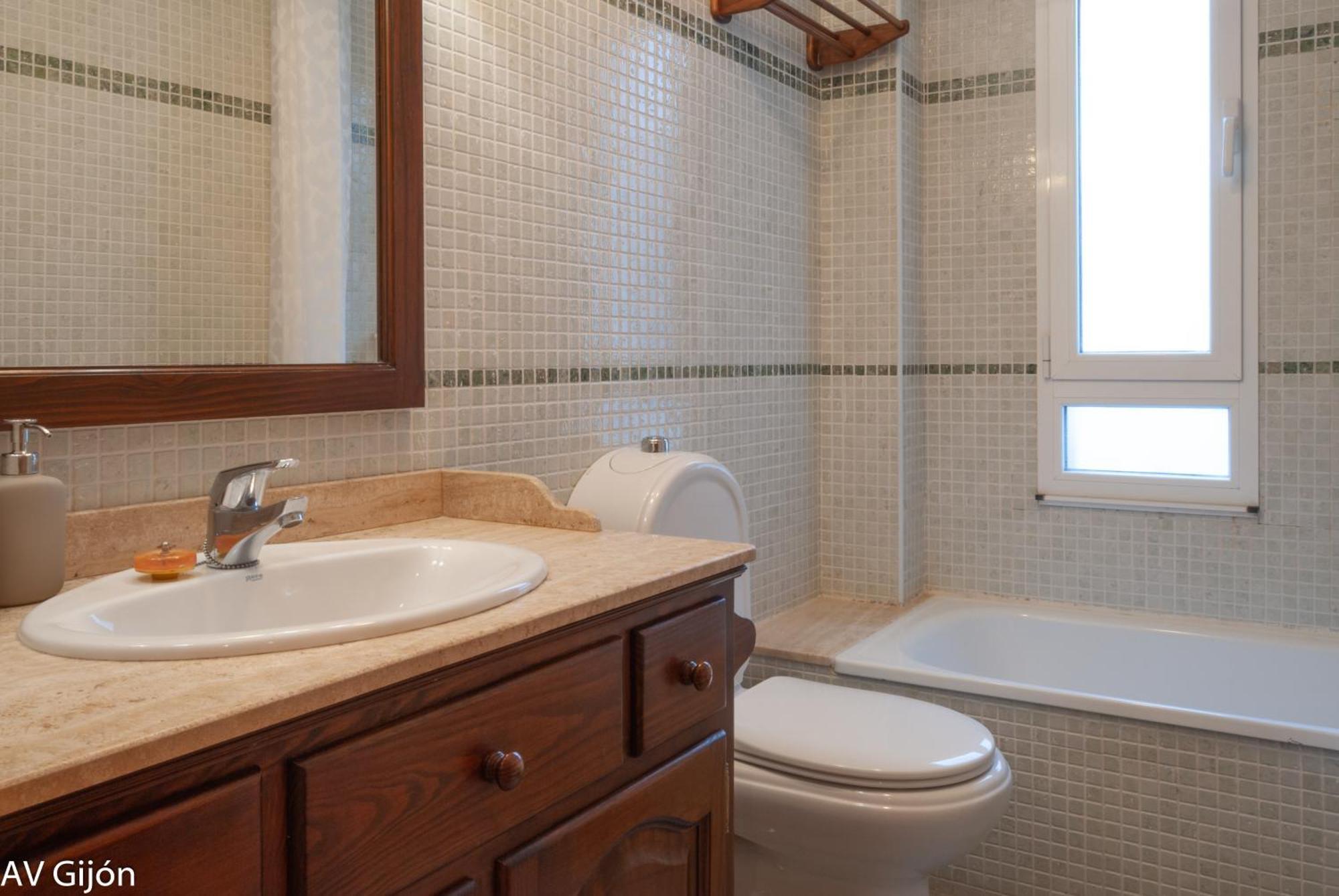 Av Premio Real 16 Apartment Gijon Luaran gambar