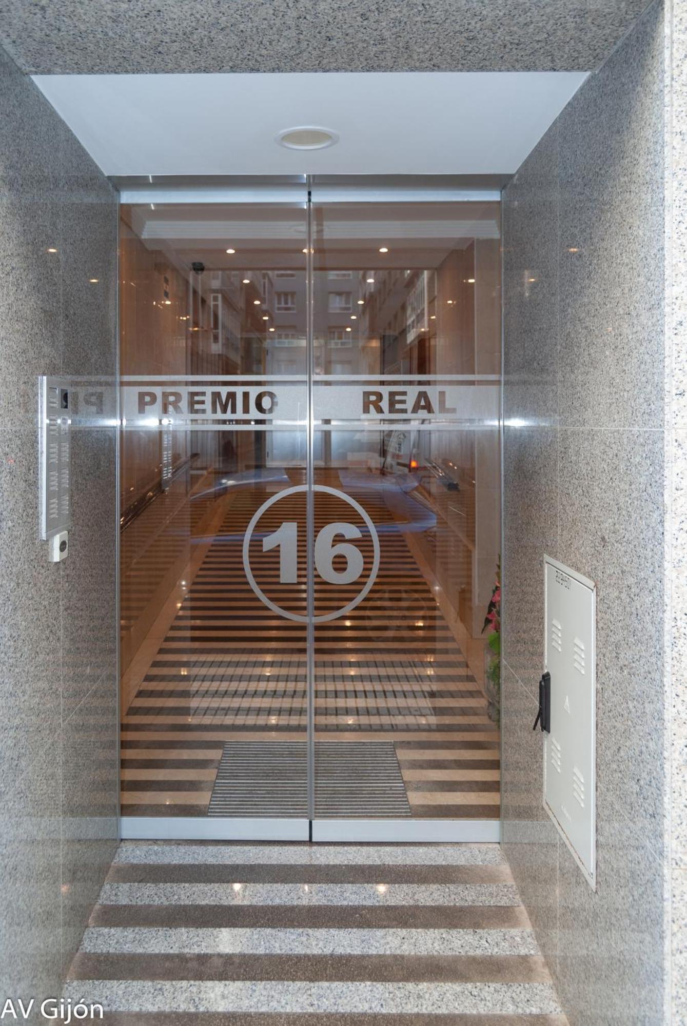 Av Premio Real 16 Apartment Gijon Luaran gambar