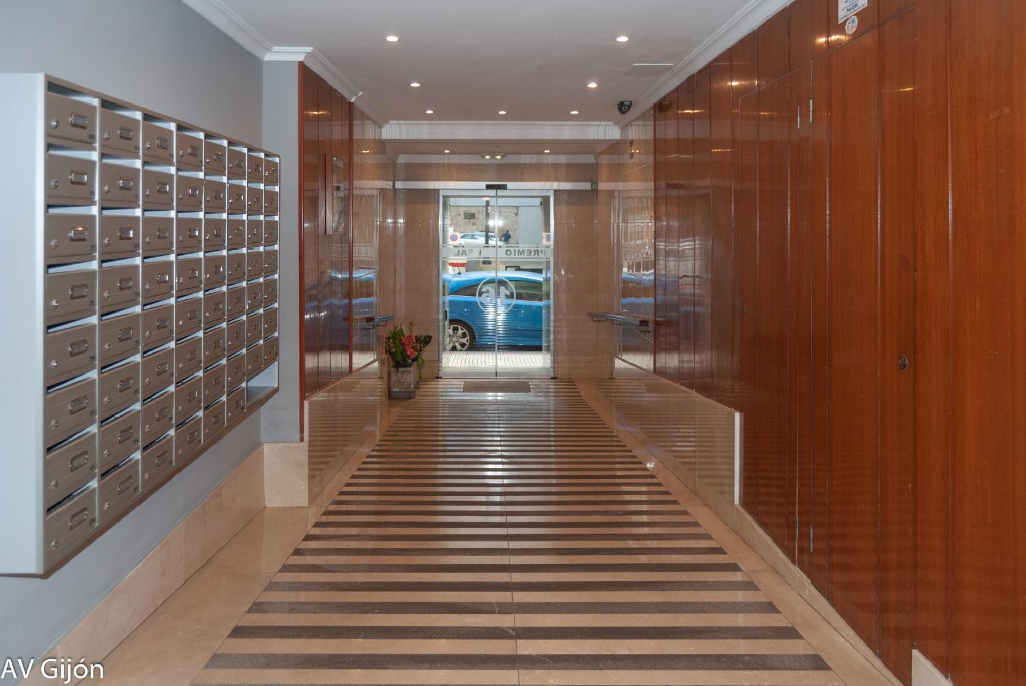 Av Premio Real 16 Apartment Gijon Luaran gambar