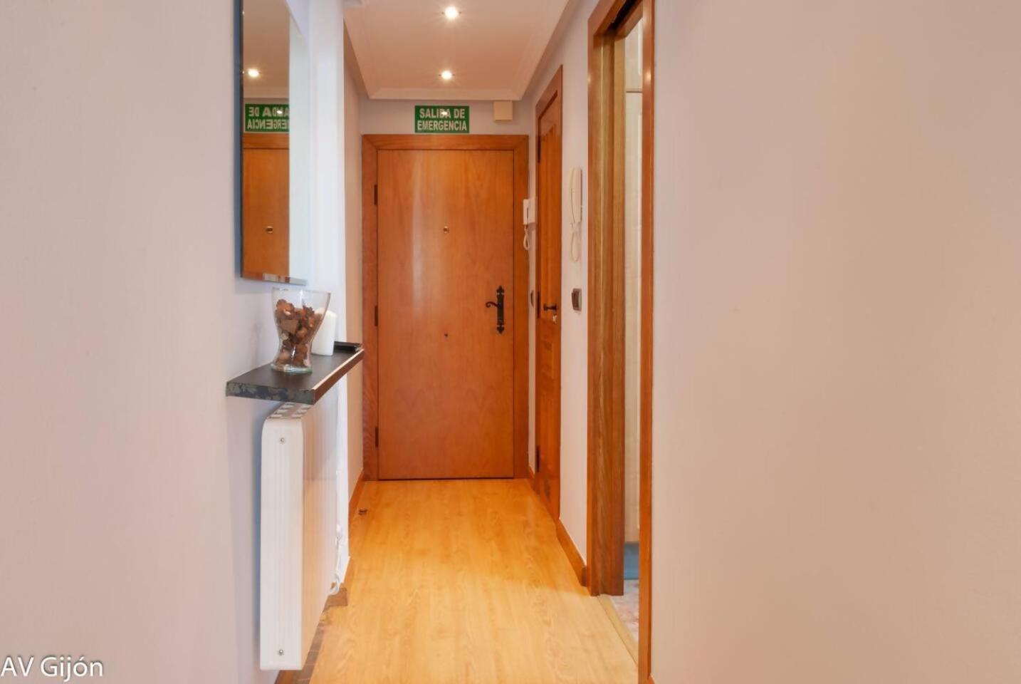 Av Premio Real 16 Apartment Gijon Luaran gambar