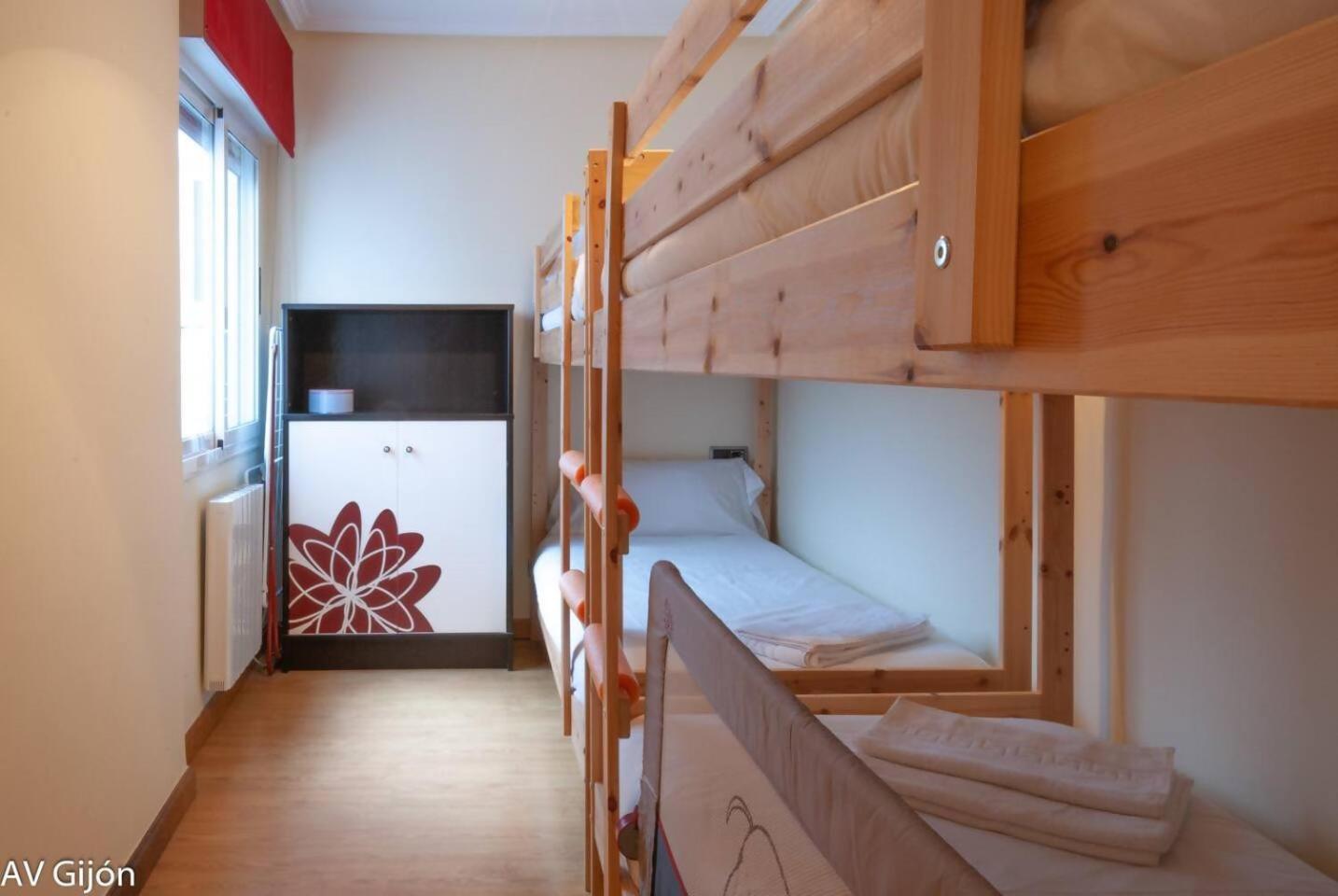 Av Premio Real 16 Apartment Gijon Luaran gambar