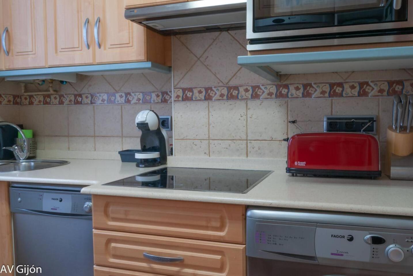 Av Premio Real 16 Apartment Gijon Luaran gambar