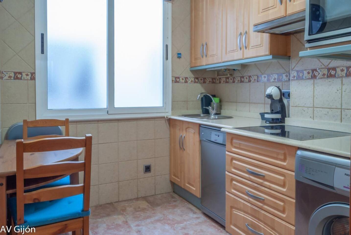 Av Premio Real 16 Apartment Gijon Luaran gambar