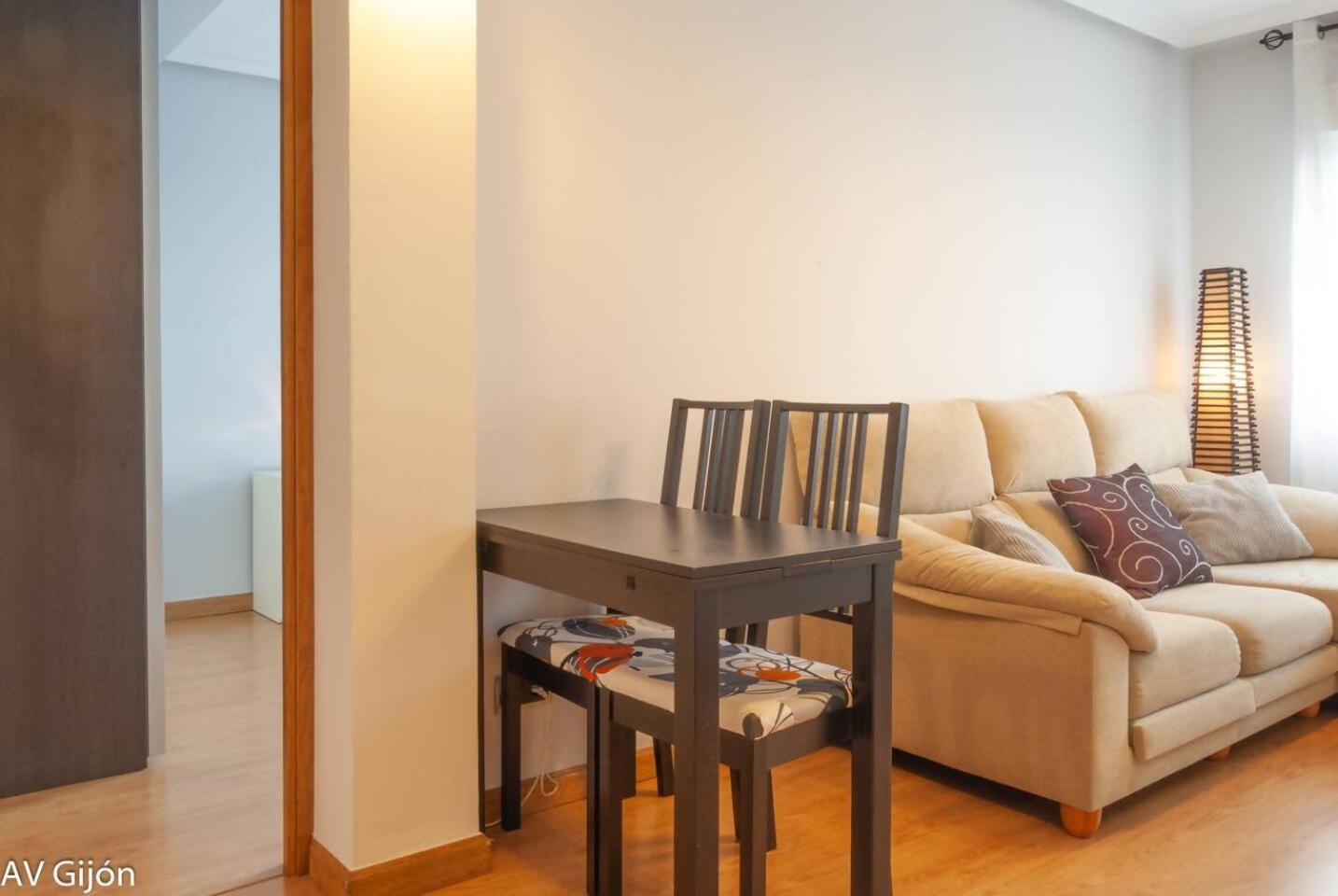 Av Premio Real 16 Apartment Gijon Luaran gambar