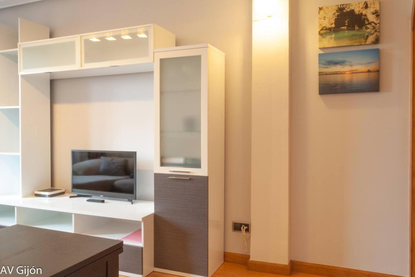 Av Premio Real 16 Apartment Gijon Luaran gambar