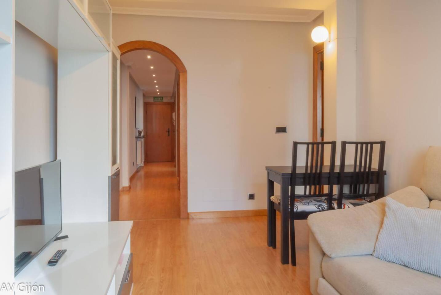 Av Premio Real 16 Apartment Gijon Luaran gambar