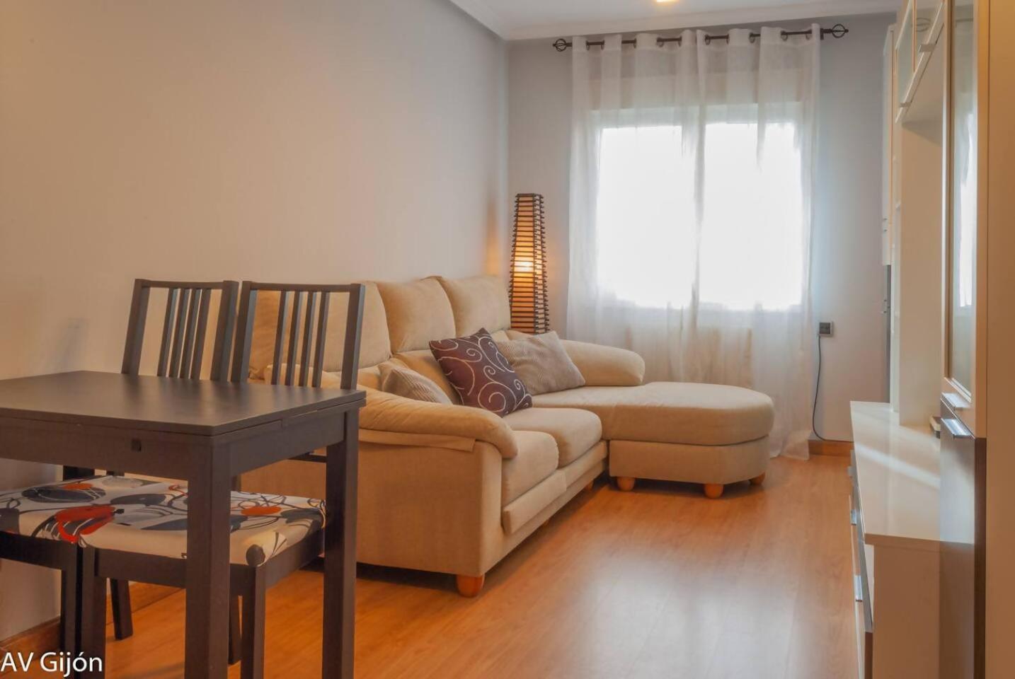 Av Premio Real 16 Apartment Gijon Luaran gambar